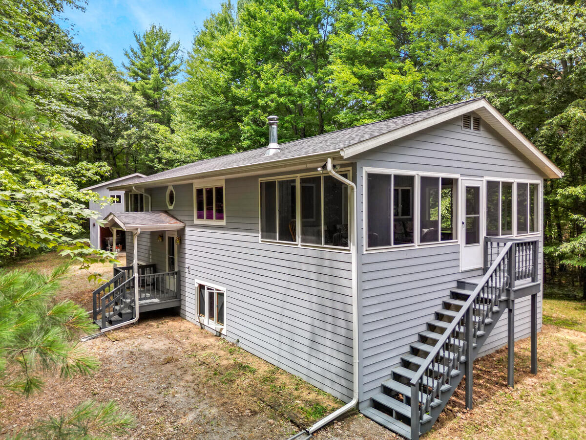 Property Photo: 3283 S Spruce Avenue MI 49349