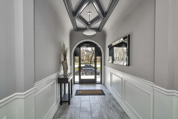 Property Photo:  4520 S King Drive 1B  IL 60653 