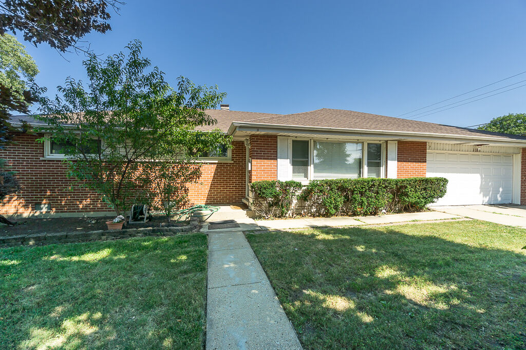 Property Photo: 1185 Seymour Avenue IL 60016