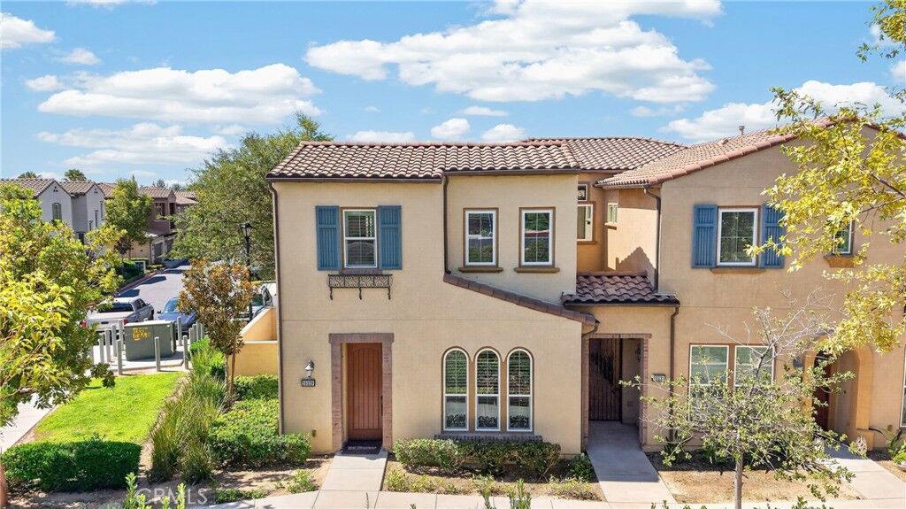Property Photo:  20329 Paseo Los Arcos  CA 91326 