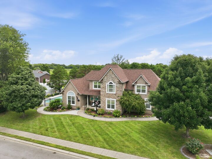 Property Photo: 2725 Aristocrate Dr TN 37128