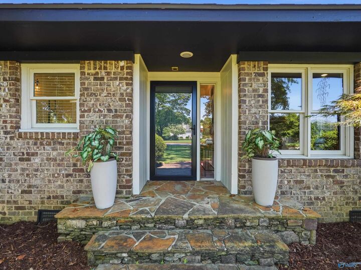 Property Photo:  2210 Meadowbrook Road SE  AL 35601 
