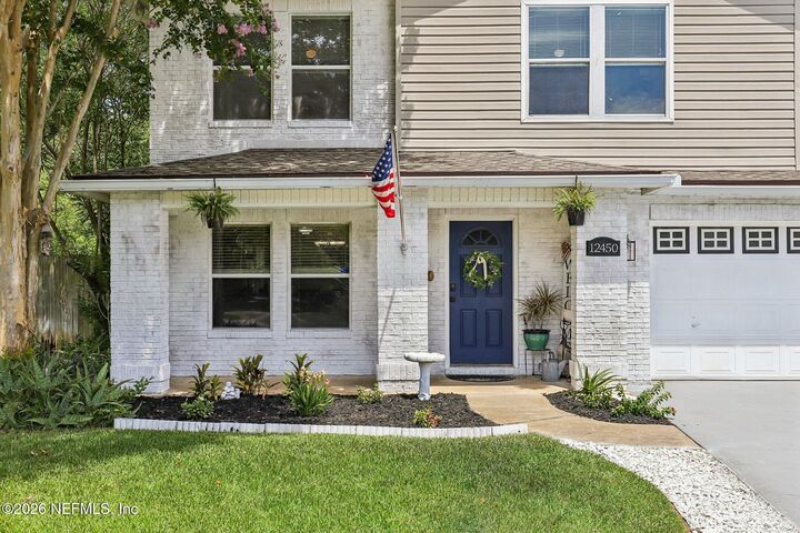 Property Photo: 12450 Heathgate Court FL 32225