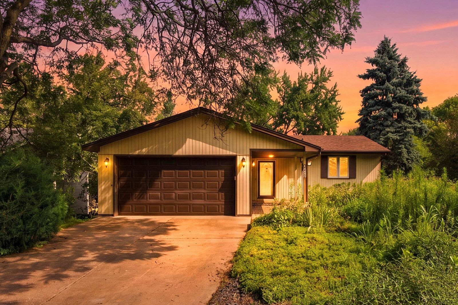 Property Photo: 631 Transit Avenue W MN 55113