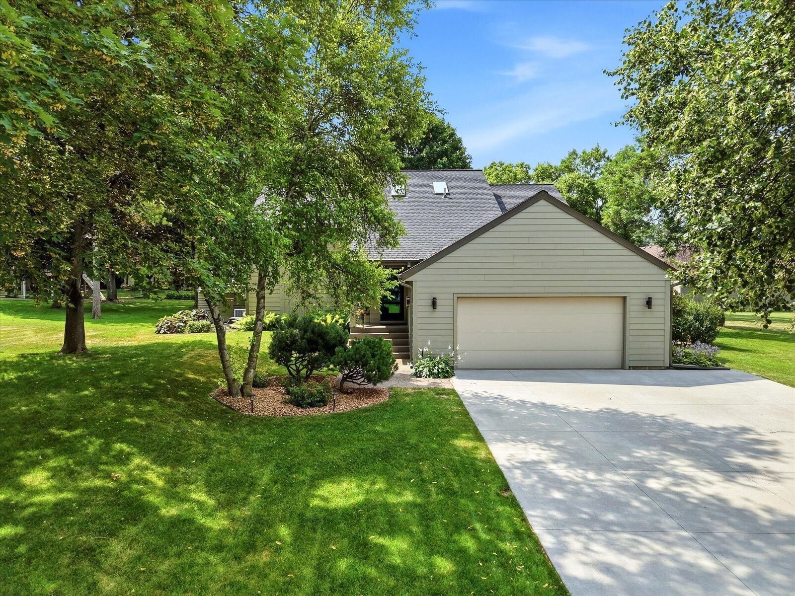 Property Photo:  15809 Nursery Drive  MN 55345 