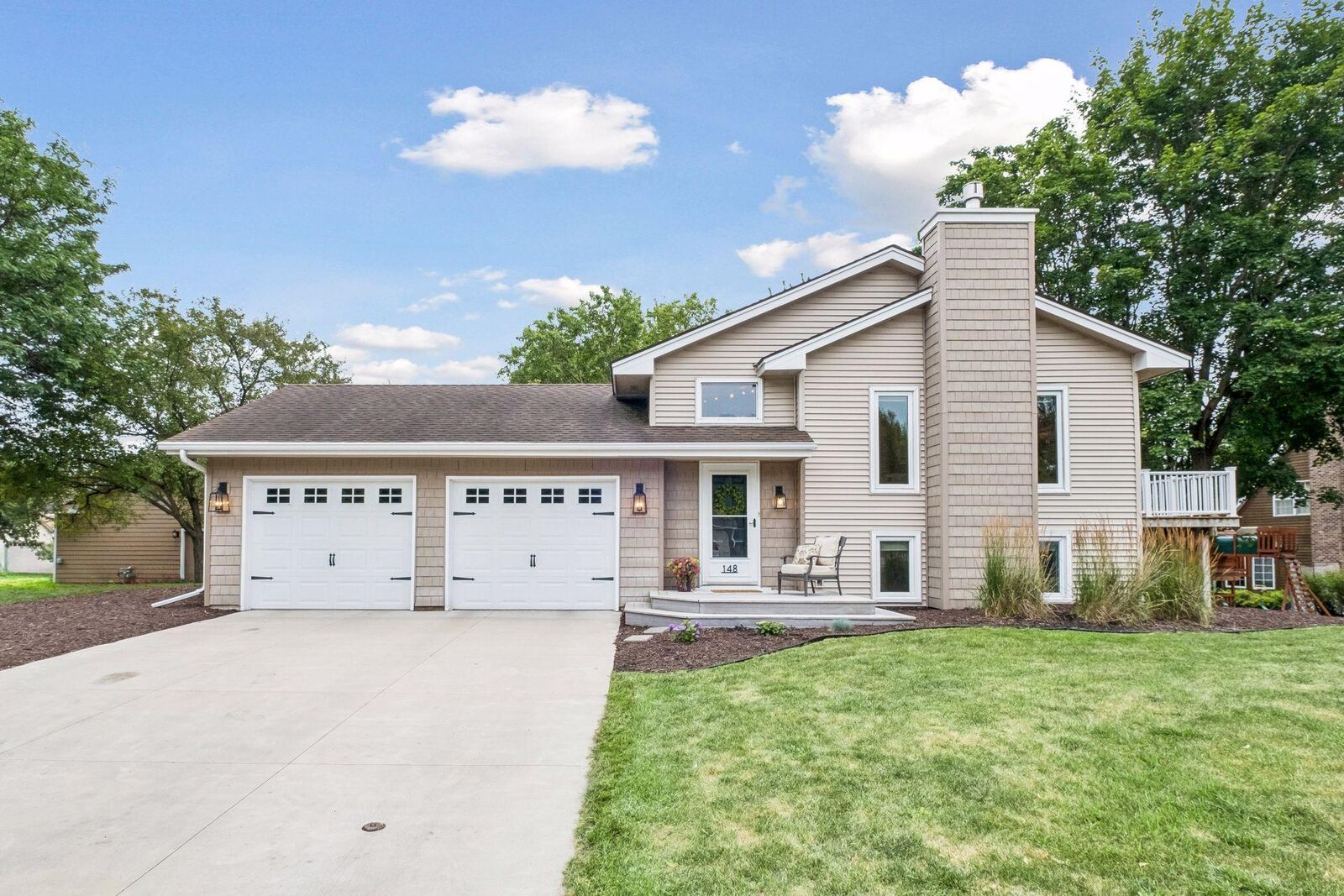 Property Photo:  148 Stacy Circle  MN 55387 