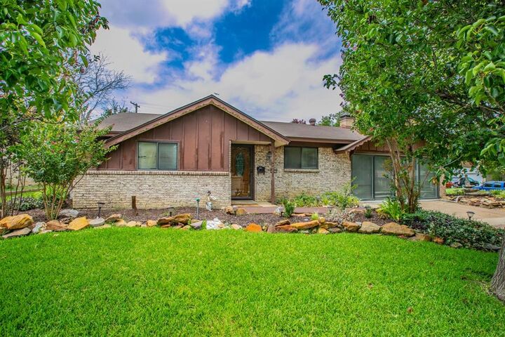 Property Photo: 3029 Esters Court TX 75062