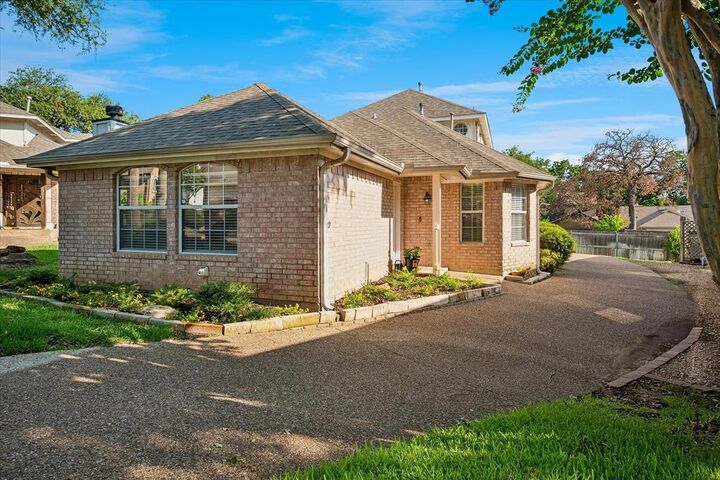 Property Photo:  1509 Milla Court  TX 76039 