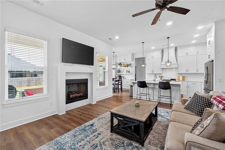 Property Photo: 5922 Lavender Avenue AR 72762