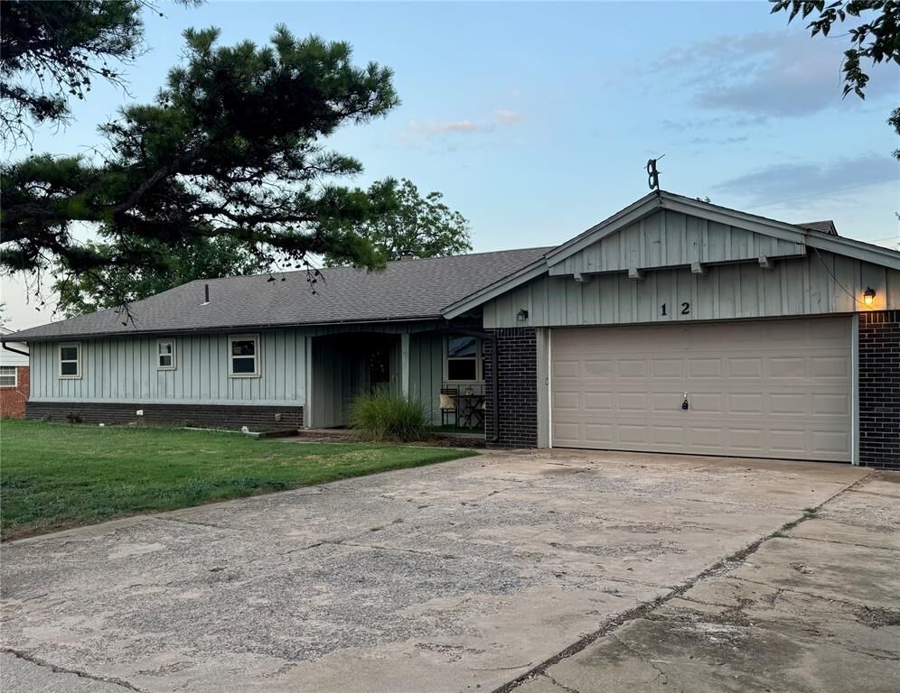 Property Photo: 12 Morrow Drive OK 73018