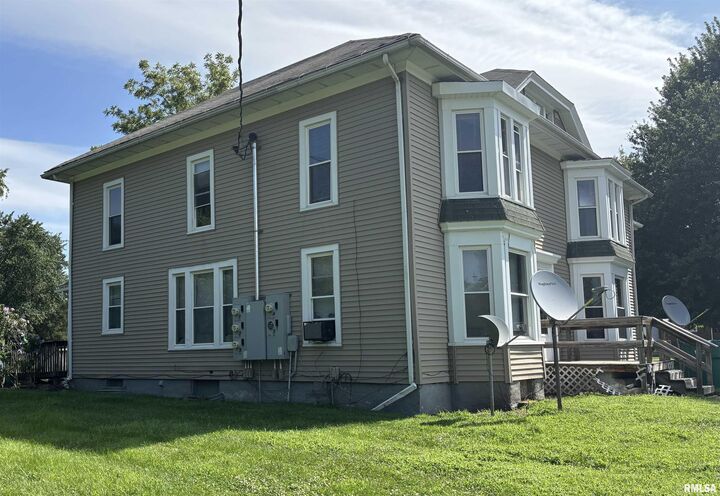 Property Photo:  448 W 3rd Avenue 4  IL 61490 