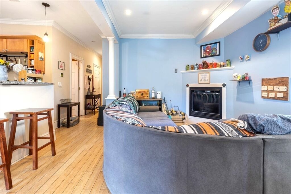 Property Photo:  26 Beach Street 1  MA 02122 