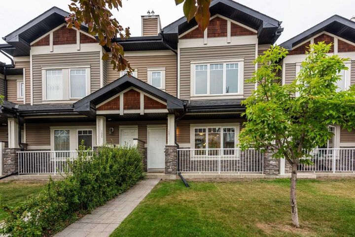 Property Photo: 127 Prestwick Villas SE AB T2Z 3S4