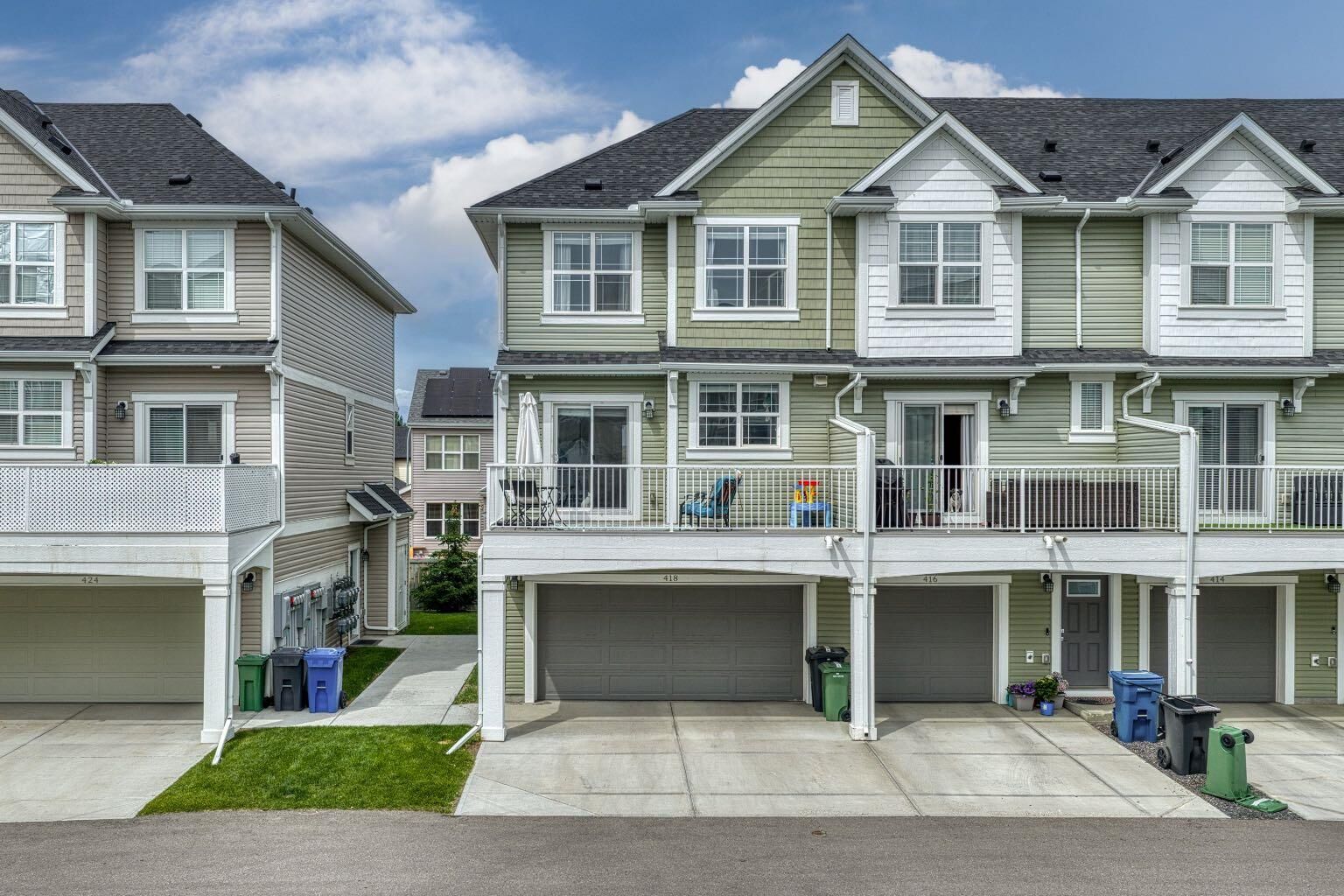 Property Photo: 418 Copperstone Manor SE AB T2Z 5G3