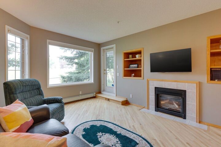 Property Photo: 3109 Hawksbrow Point NW 3109 AB T3G 4C9