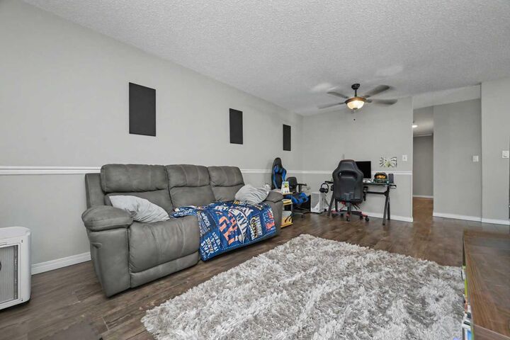Property Photo: 7208 99A Street AB T8V 4Y4