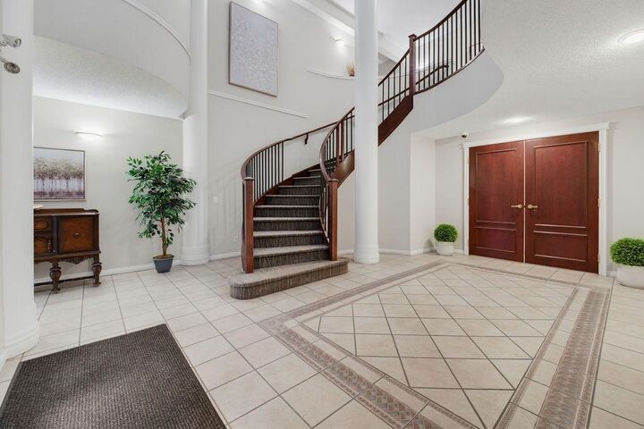 Property Photo:  4835 Dalhousie Drive NW 205  AB T3A 5R7 