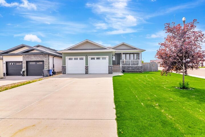 Property Photo: 2715 73 Avenue 41 AB T9V 2V8