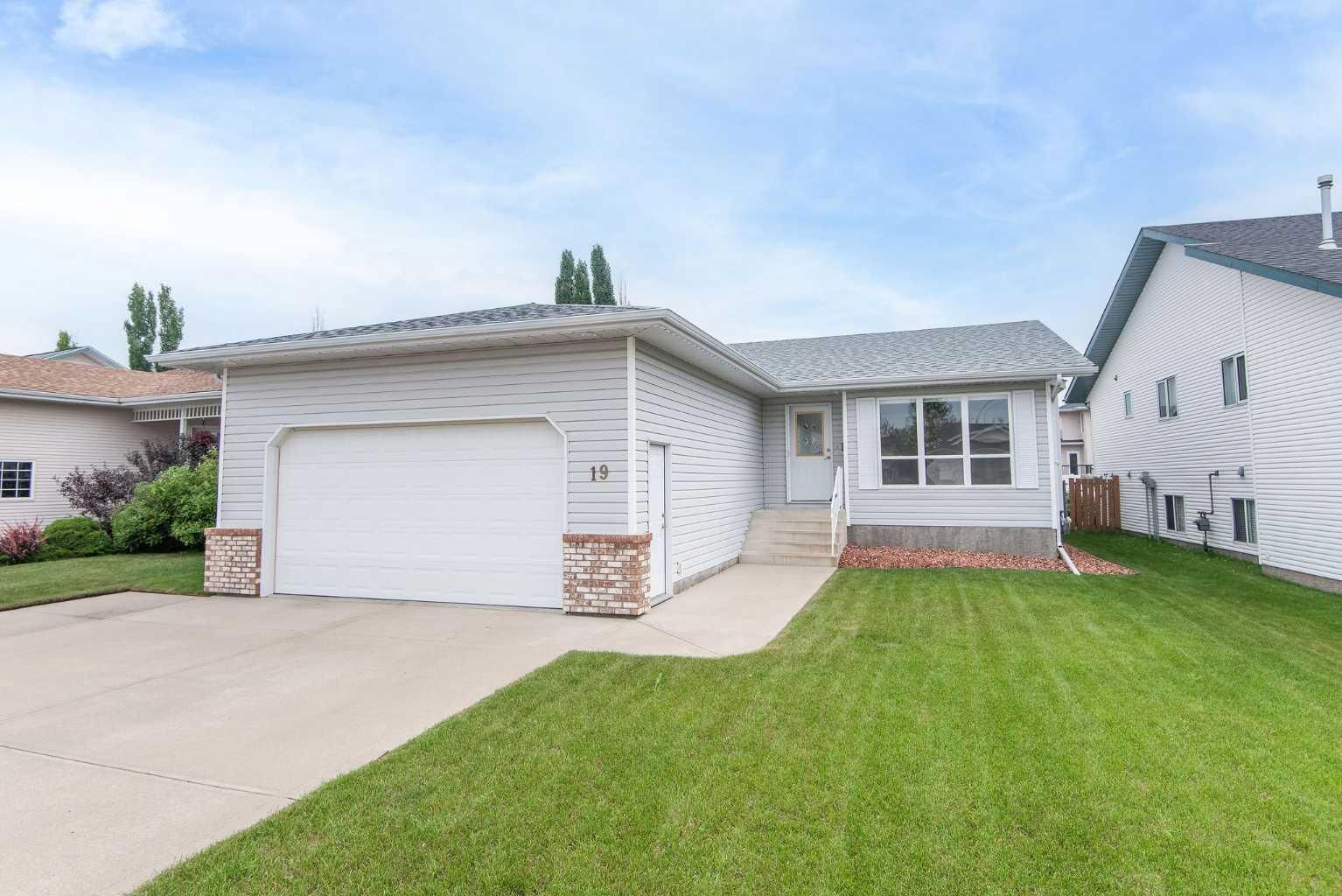 Property Photo: 19 Logan Close AB T4R 2N9
