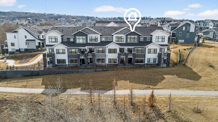 Property Photo: 116 Crestridge Common SW AB T3B 6J5