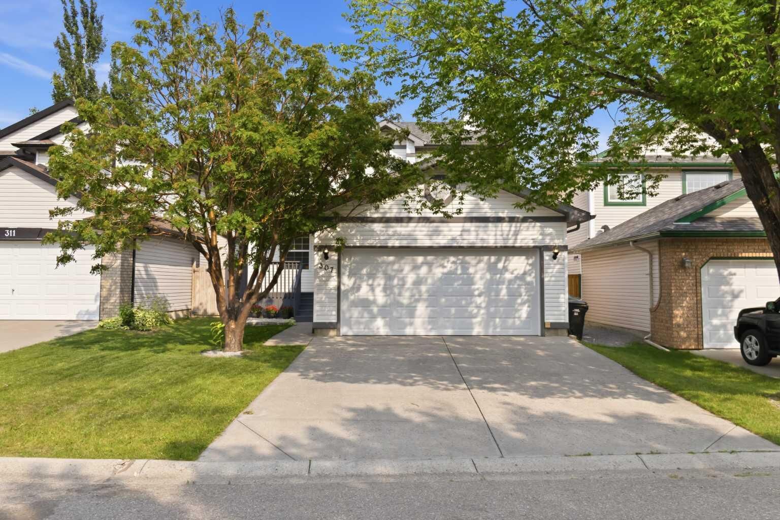 Property Photo:  307 Hidden Cove NW  AB T3A 5G8 