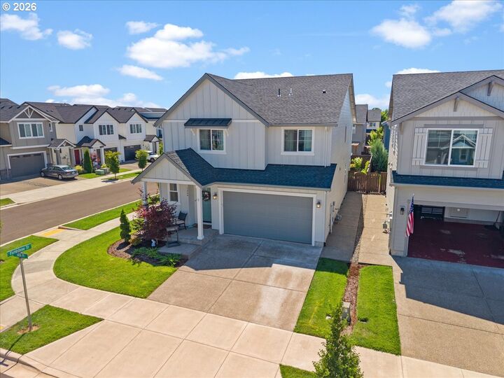 Property Photo:  1664 36th Pl  OR 97116 
