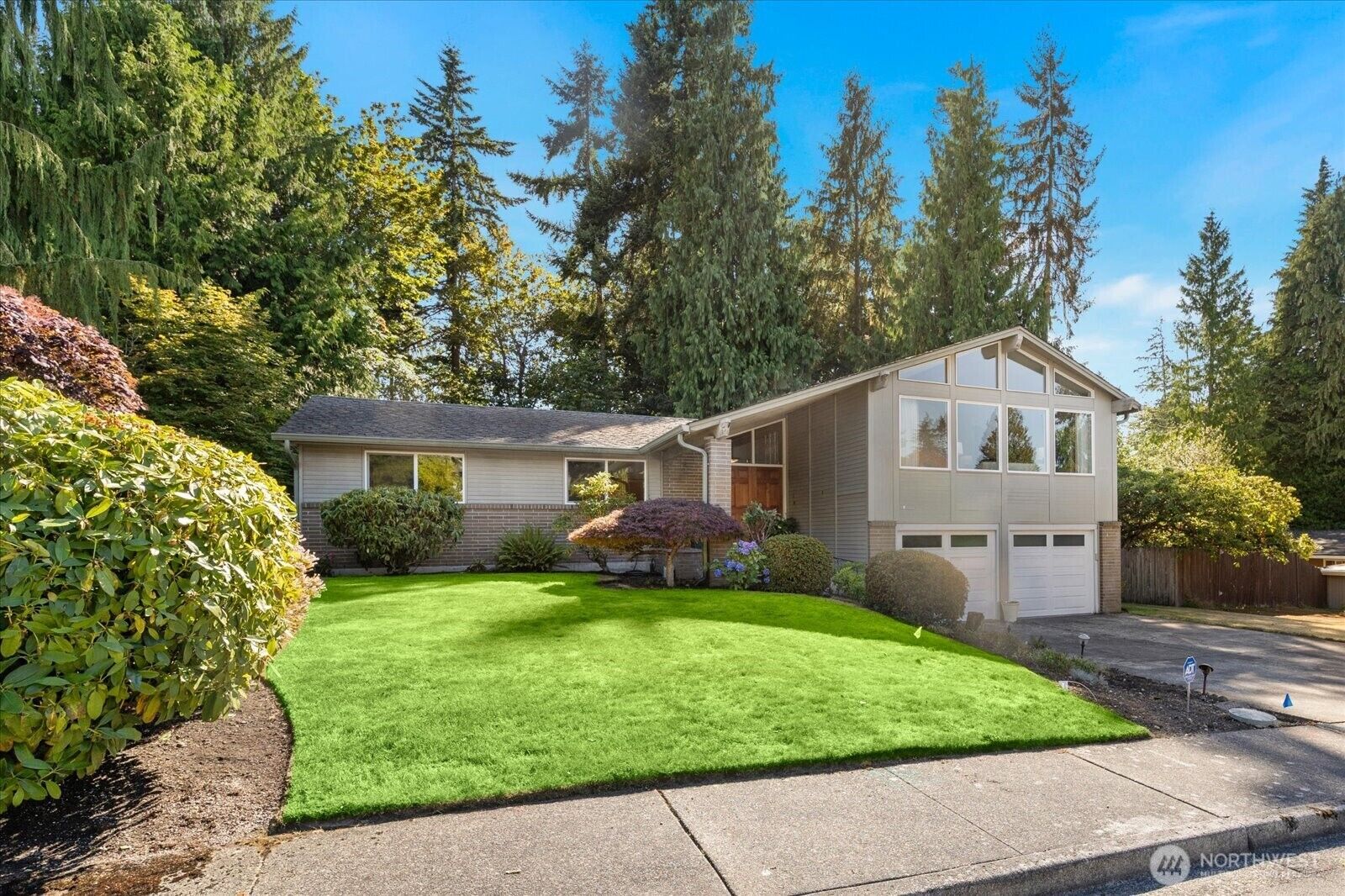 Property Photo: 17202 Sealawn Place WA 98026