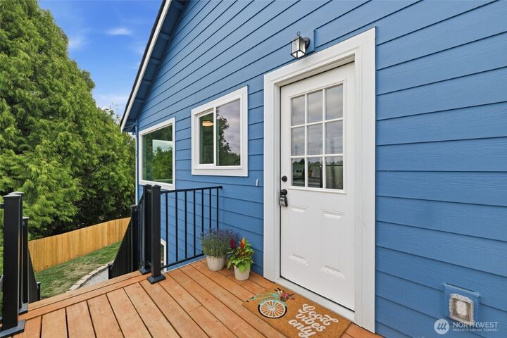 Property Photo:  2517  23rd Avenue  WA 98144 