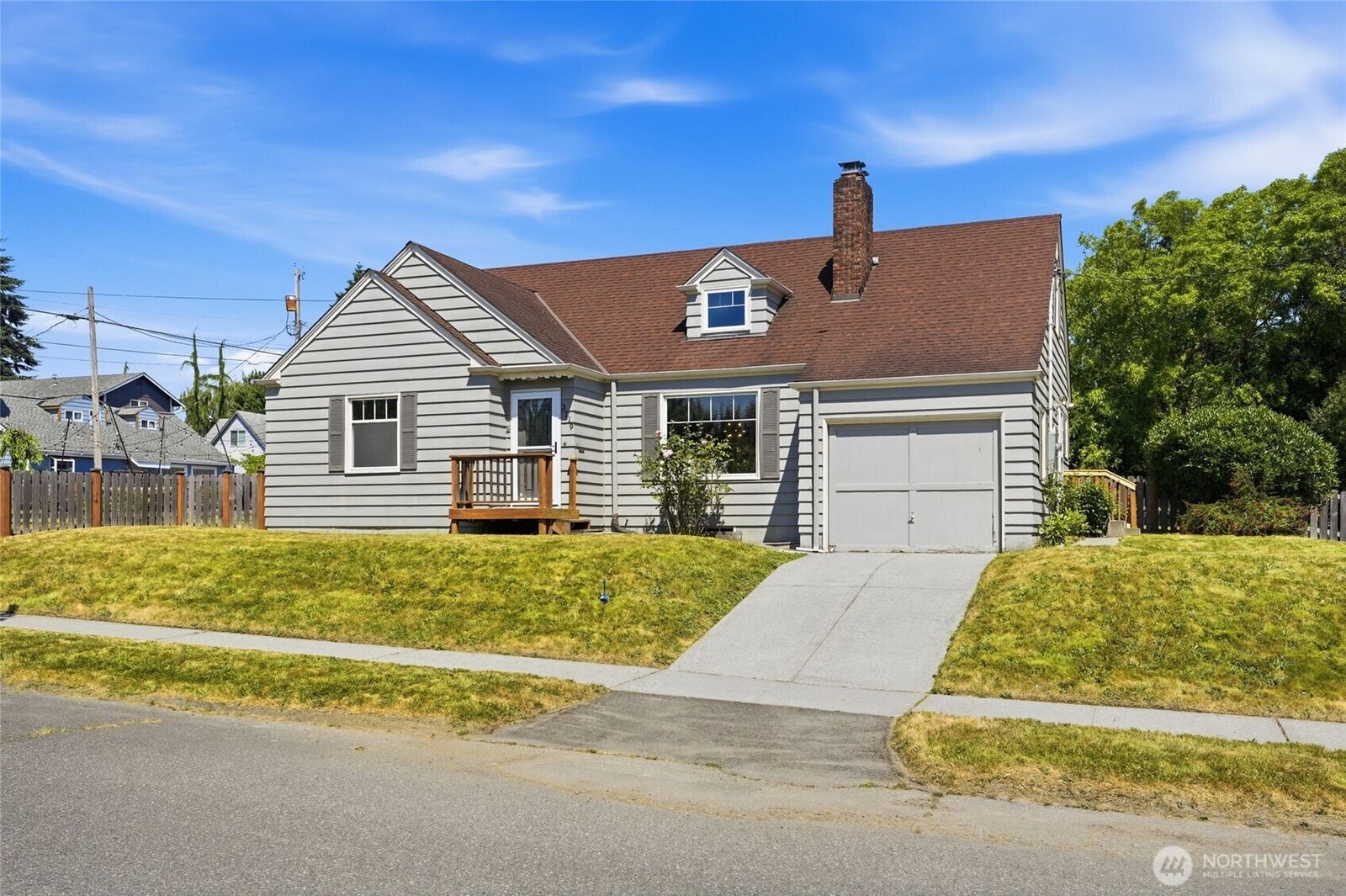 Property Photo:  3119  25th Street  WA 98201 