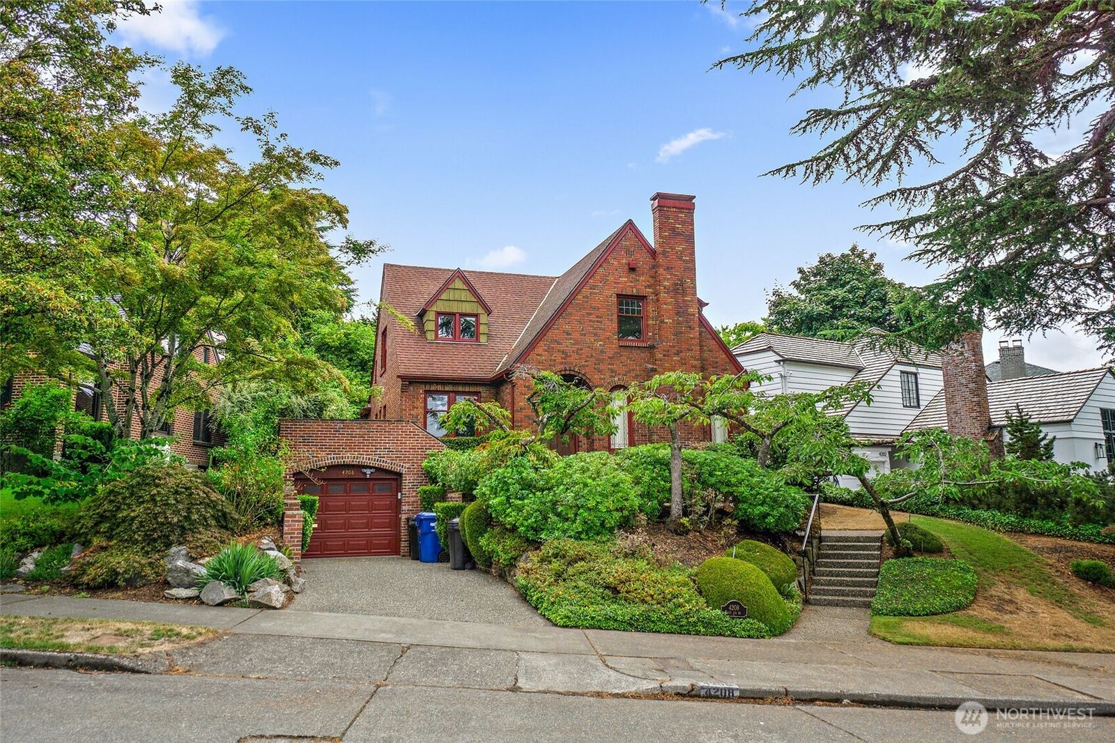 Property Photo:  4208  51st Avenue NE  WA 98105 