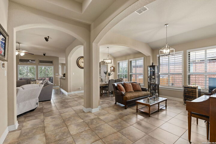 Property Photo: 10612 Foxen Way TX 78023
