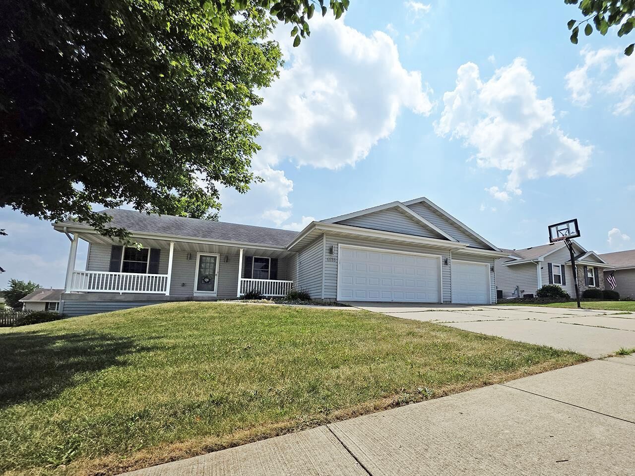 Property Photo:  4633 Overlook Drive  WI 53563 