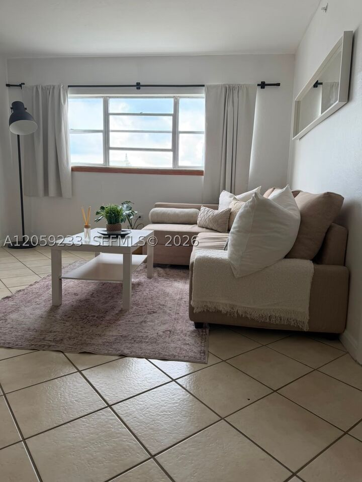 Property Photo: 1881 Washington Ave 10F FL 33139