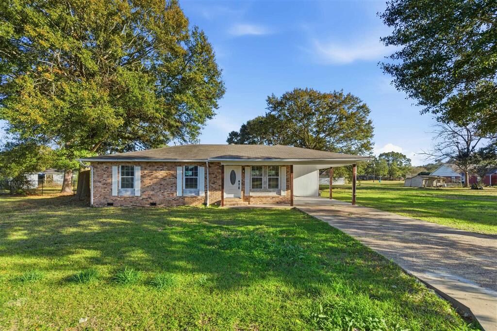 Property Photo: 452 Scenic Drive LA 70586