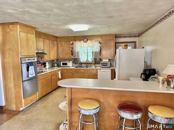 Property Photo: 586 Wolcott Road CT 06010