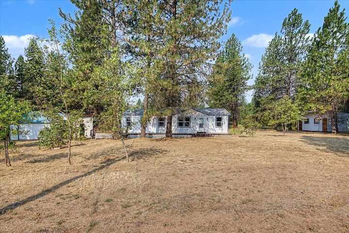 Property Photo: 5101 E Elk To Highway Rd WA 99009