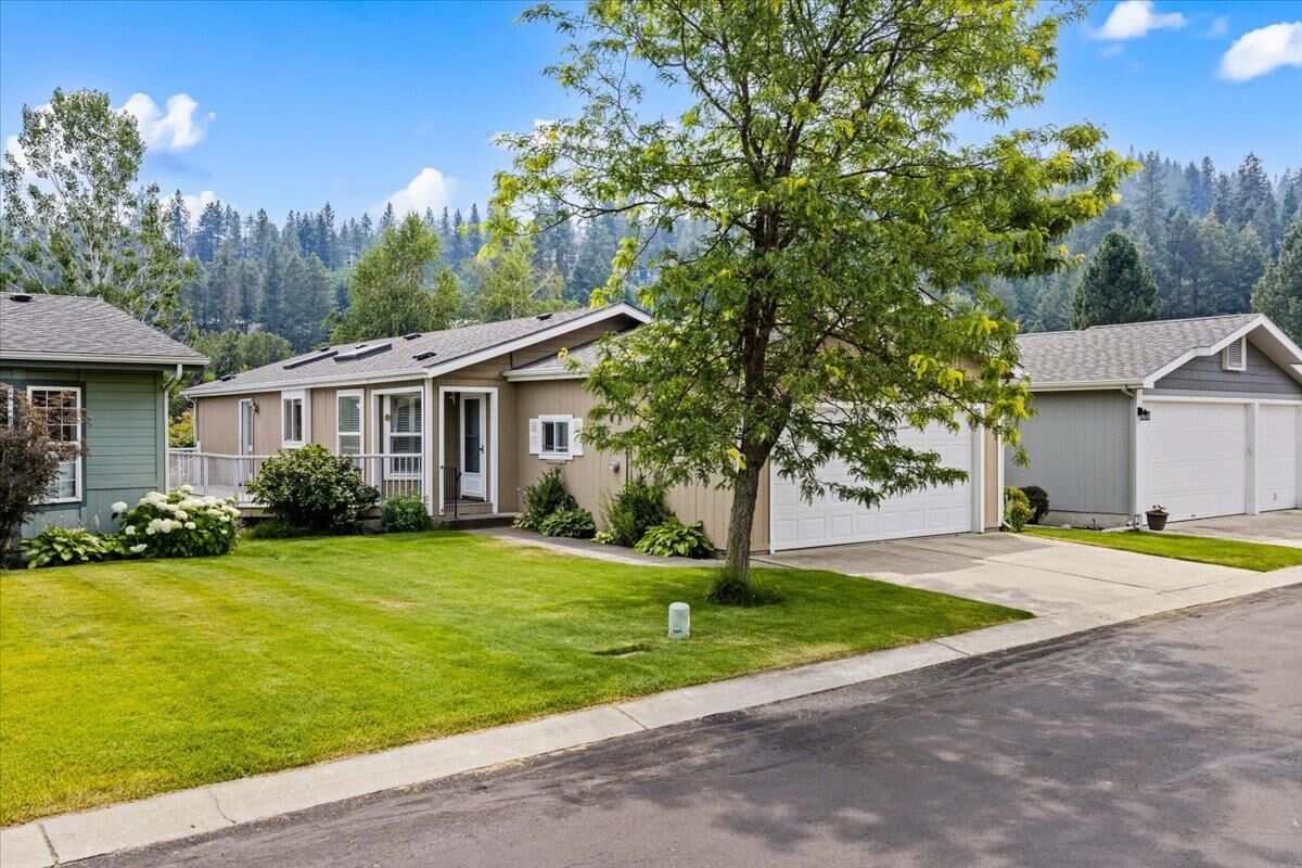 Property Photo: 1041 W Sunny Creek Cir WA 99224