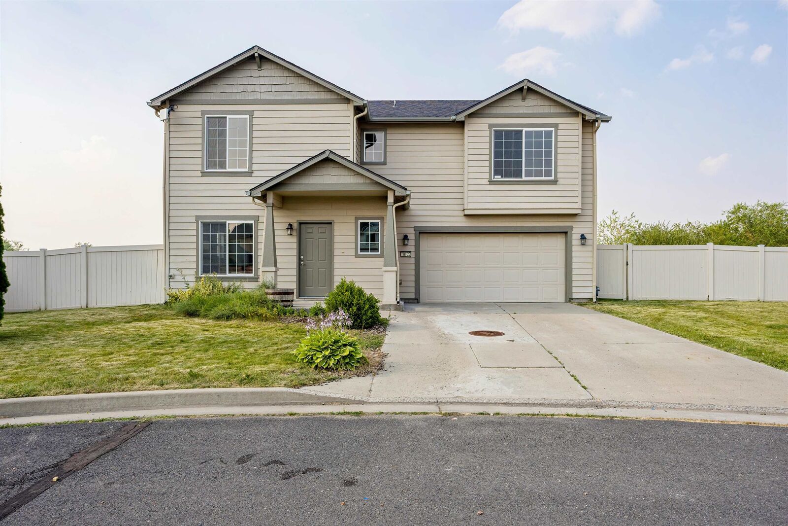 Property Photo:  10122 W January Ct  WA 99004 