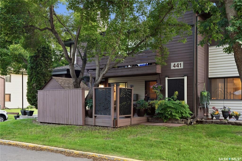 Property Photo: 441 Pendygrasse Road 104 SK S7M 5C1