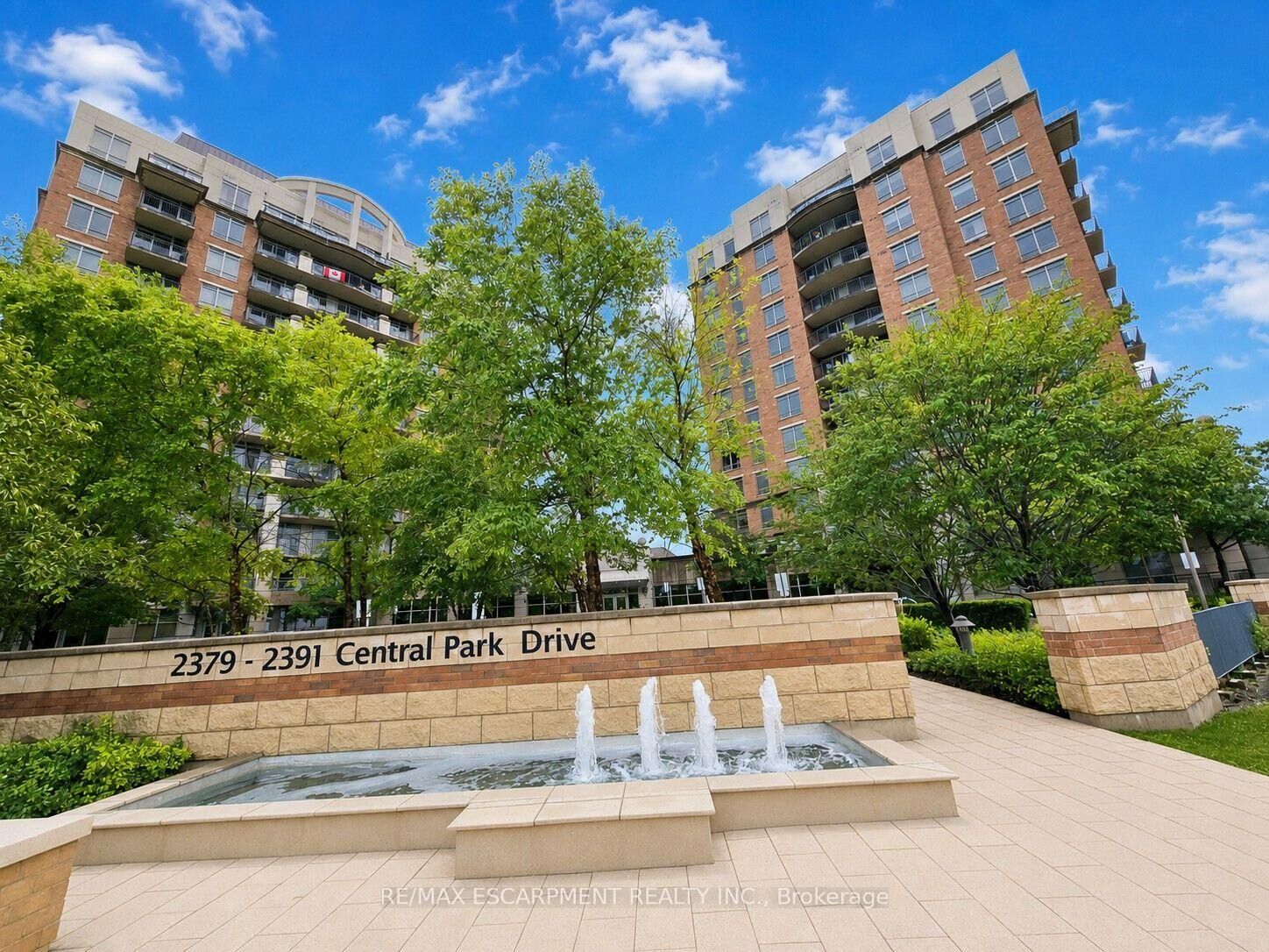 Property Photo: 2391 Central Park Drive 612 ON L6H 0E4