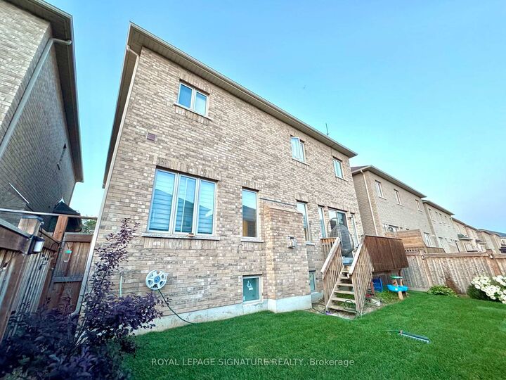 Property Photo: 3184 Meadow Marsh Crescent ON L6H 0T2