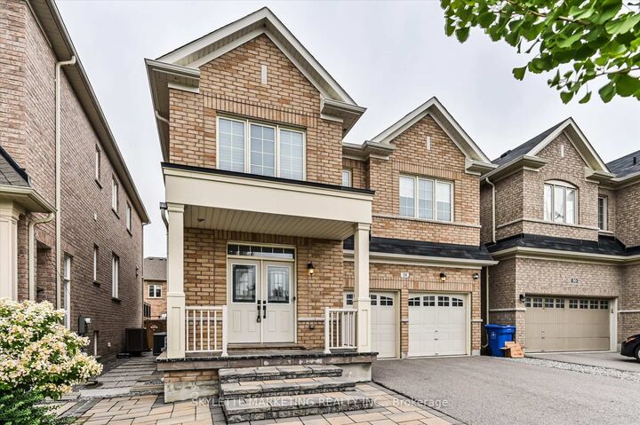 Property Photo:  38 Russell Parker Crescent  ON L4G 0V5 