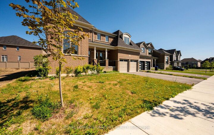 Property Photo: 8 Mayflower Gardens ON L0G 1W0