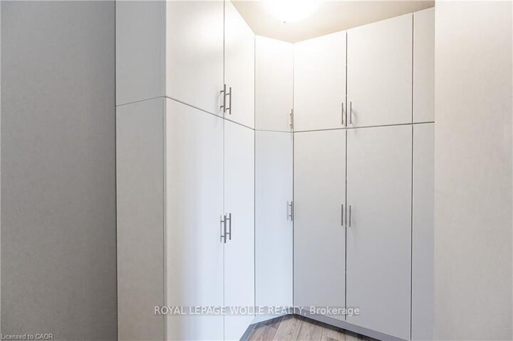 Property Photo:  255 Northfield Drive E 302  ON N2K 0G5 