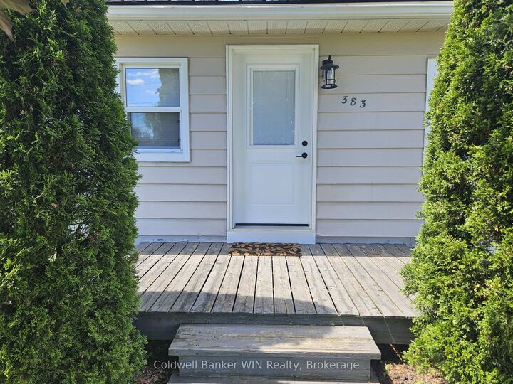 Property Photo: 383 Wellington Street E ON N0G 2L2