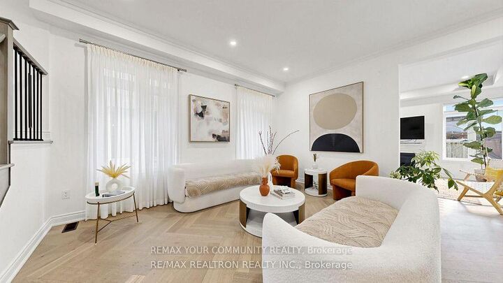 Property Photo: 40 Meadowsweet Lane ON L4E 1B8