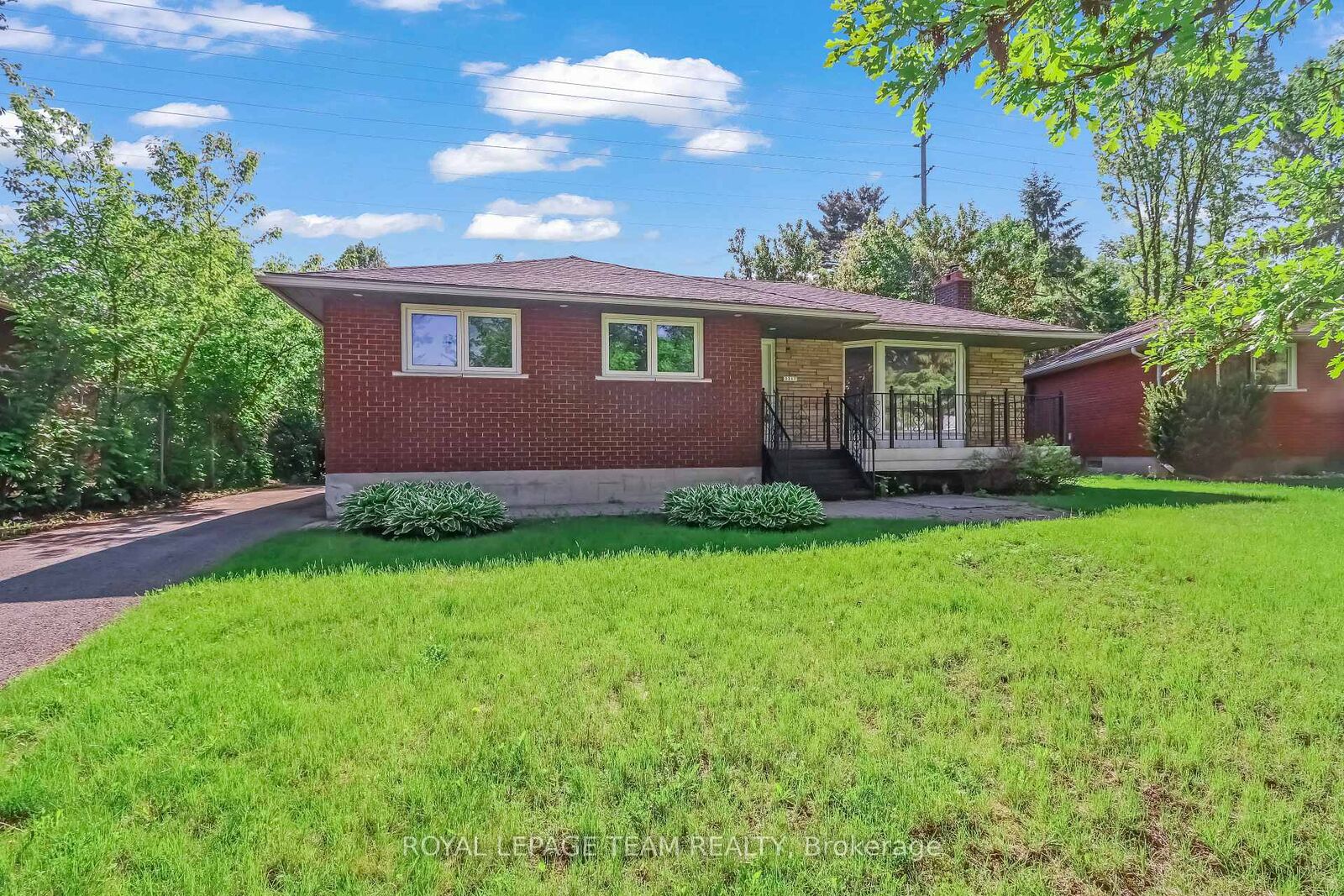 Property Photo:  2317 Elmira Drive  ON K2C 1H3 