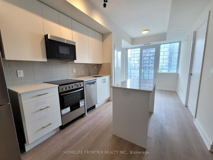 Property Photo:  15 Ellerslie Avenue 2504  ON M2N 5P6 