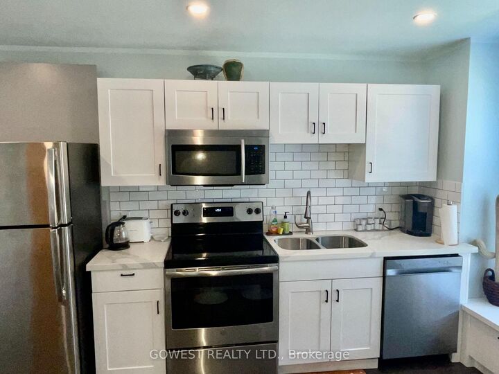 Property Photo:  29 Cliff Avenue 2  ON L8V 2S1 