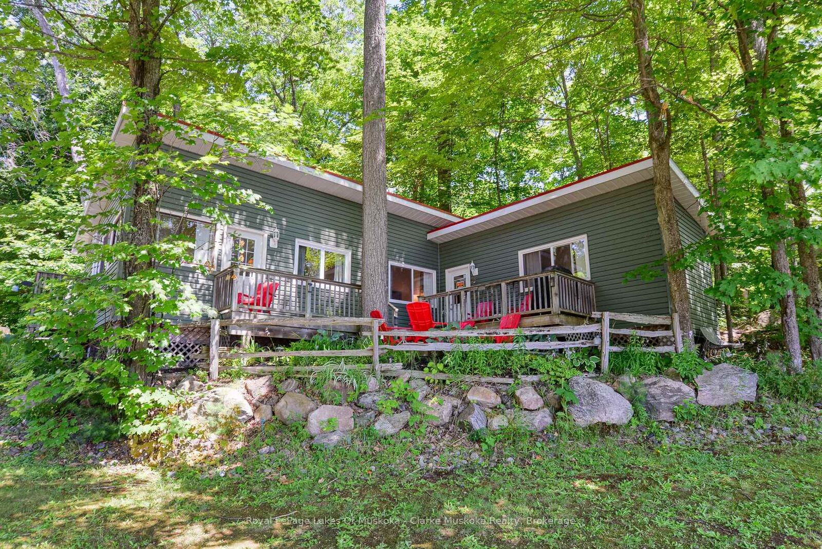 Property Photo: 7 Silver Point Road 8 ON P2A 2W8